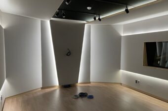 WAKEONE (웨이크원) Studio